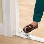 Summer Infant Step to Secure Metal Walk-Through Gate Review1